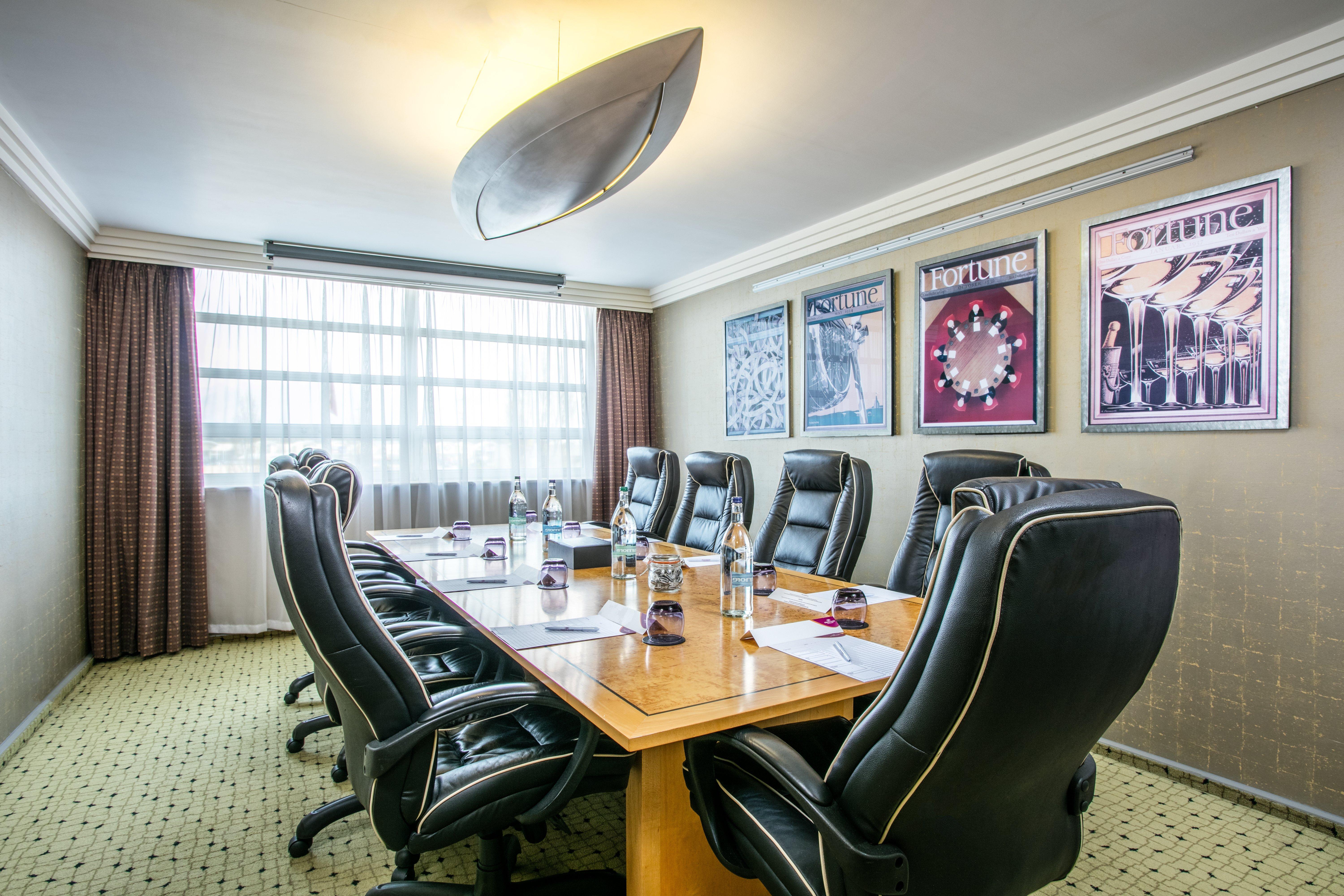 Crowne Plaza Liverpool - John Lennon Airport By Ihg Exterior photo